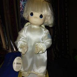1996 Precious Moments #1412- 12" Tall Figurine