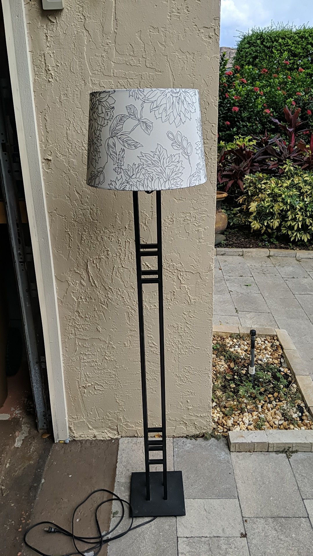 Metal Floor Lamp with shade