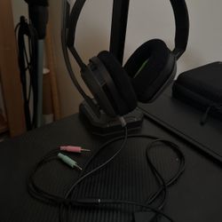 Astor Gaming Headphones With LED Stand $50