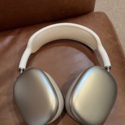 2 For $180 AirPods Max Headphones White 🎧(Read)