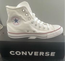 Converse new in box…women’s size 7/men’s size 5