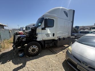 Frightliner Cascadia 2021 Partes de este Camion se Venden