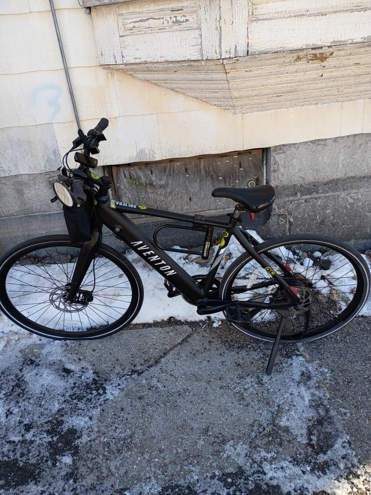 2025 Aventon Solera 2.5 E-Bike Matte Black