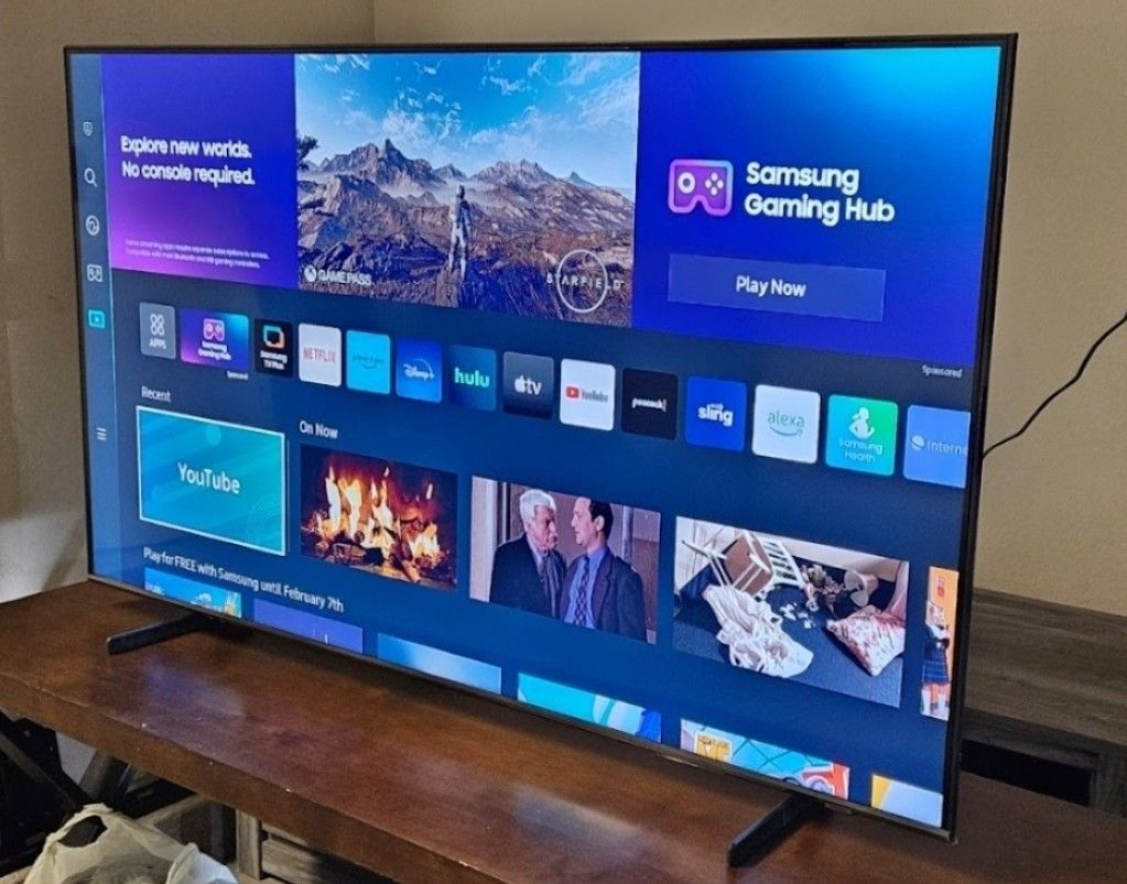 85 Inch Samsung Smart TV 4K UHD CU7000 Model Open Box/ New.