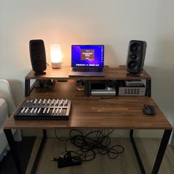 Wavebone StarRover Music Production Desk ( Excellent Condition)