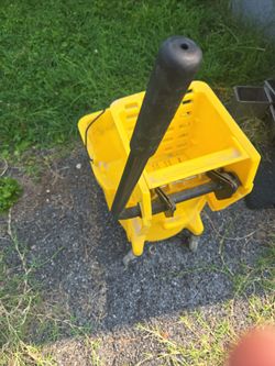 Mop bucket