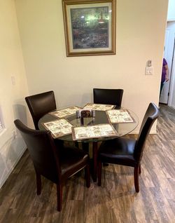 Sleek Round Glass Kitchen / Dining Table - Must Go! ($75)