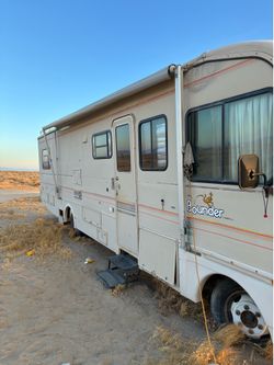 1990 1/2 fleetwood Bounder