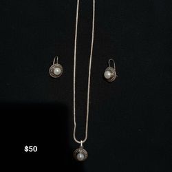 Set Silver Earring And Necklace/ Juego De Aretes Y Collar De Plata 