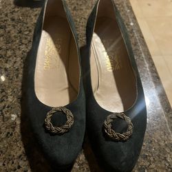 Salvatore Ferragamo Women's Black Courts Size 8 B