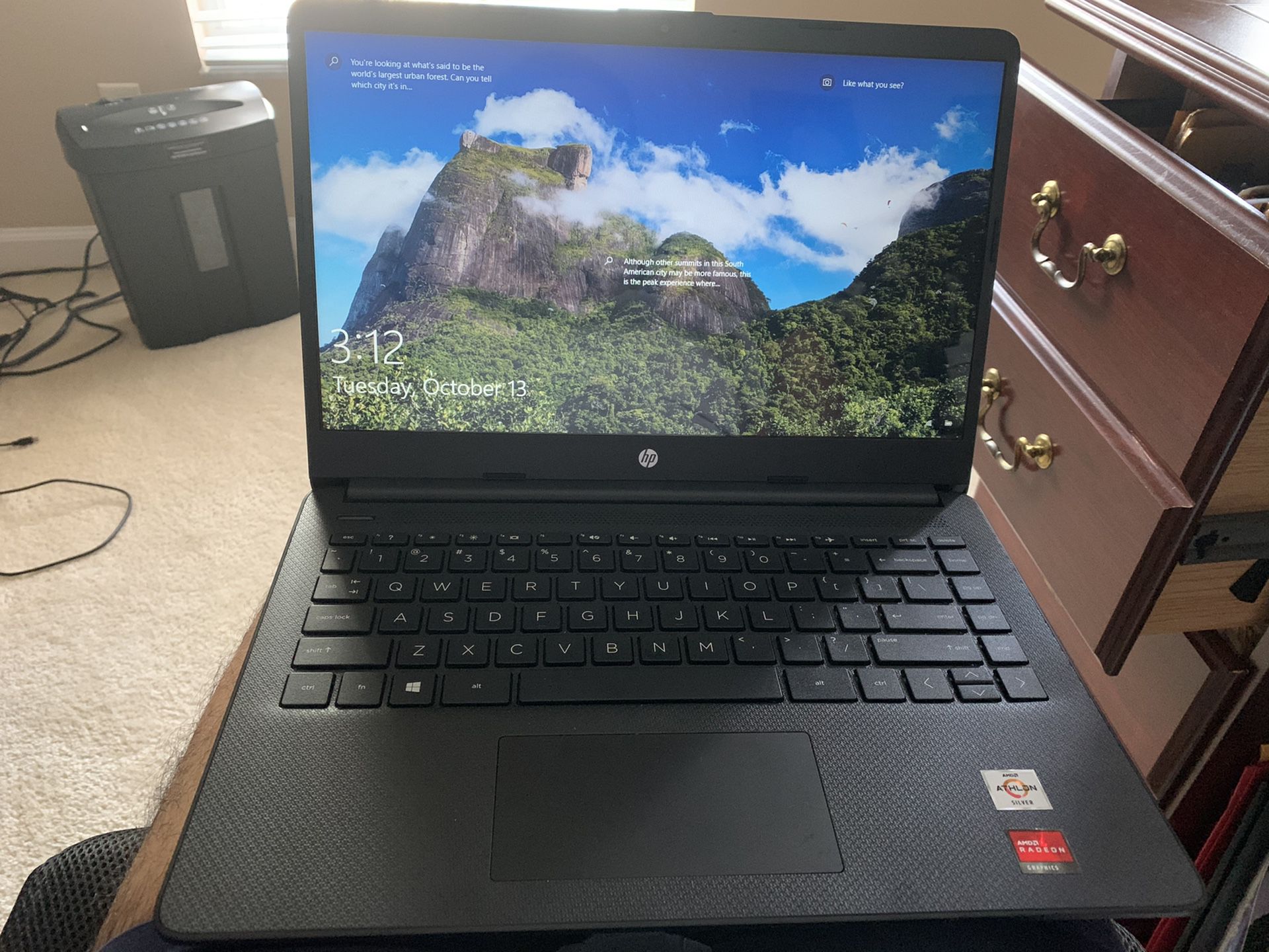 Hp 2020 version laptop “14 inch notebook “ thin n lightweight— only 3 mos old