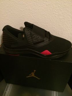 AIR JORDAN RELENTLESS. SIZE 11.5