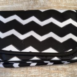 Thirty-one make up clutch
