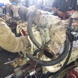 2 Twin 3208 Turbo Caterpillar  Marine Engines With Transmission 