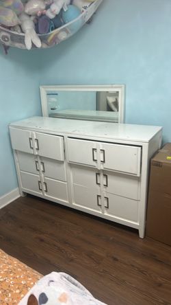 Dresser