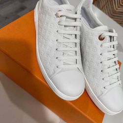 LV FRONT ROW SNEAKERS