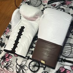 Maroon Bell Boxing Gloves 16 Oz