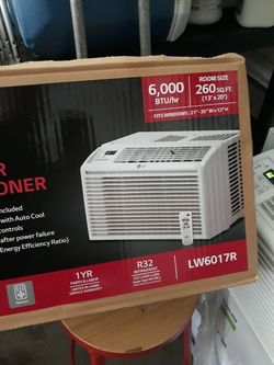 It’s a 6,000 BTU For 13’ x 20’ rooms Comes with remote control