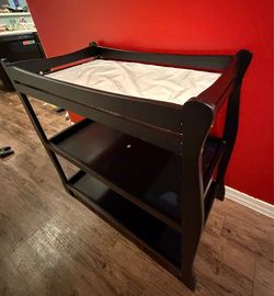 Baby changing table