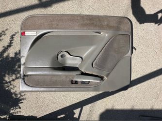 99 - 06 Silverado Tahoe suburban door panels