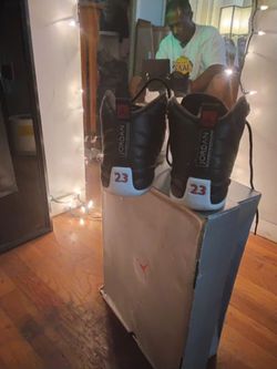 Air Jordan 12 Black Sneakers