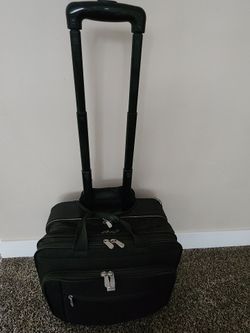 Free  rolling briefcase