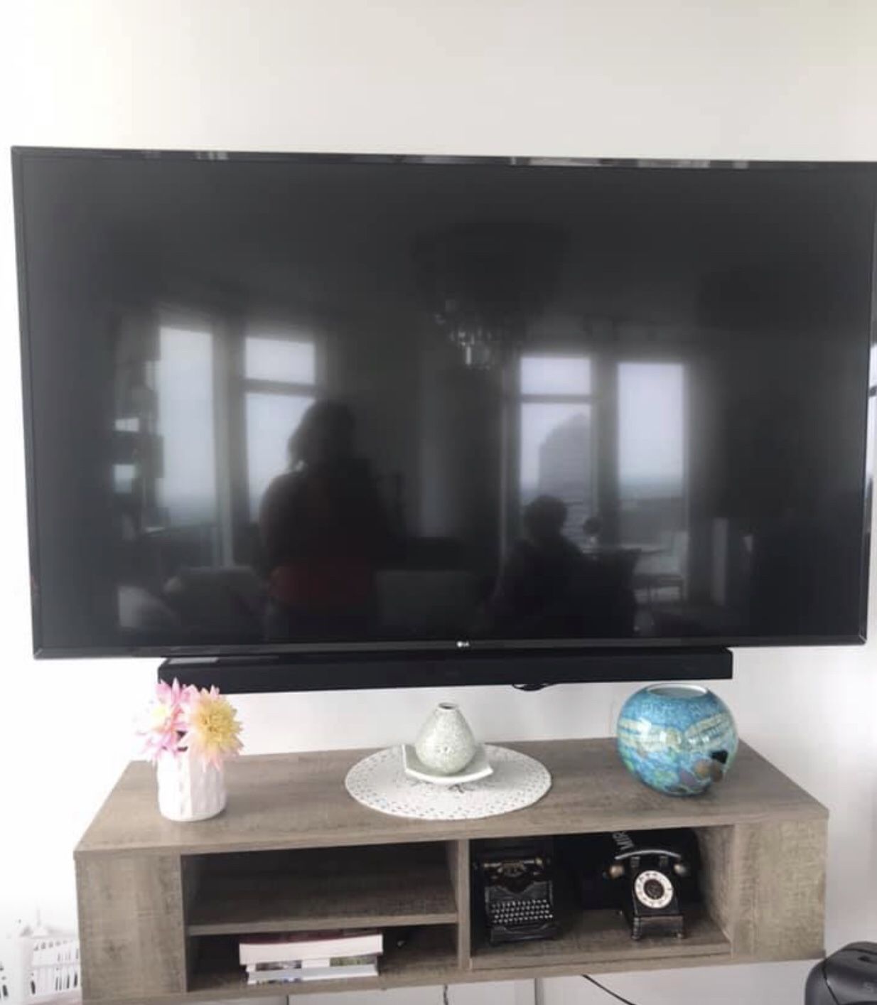 65” LG Smart TV / Samsung soundbar+subwoofer