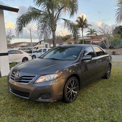2011 Toyota Camry LE – Reliable & Clean