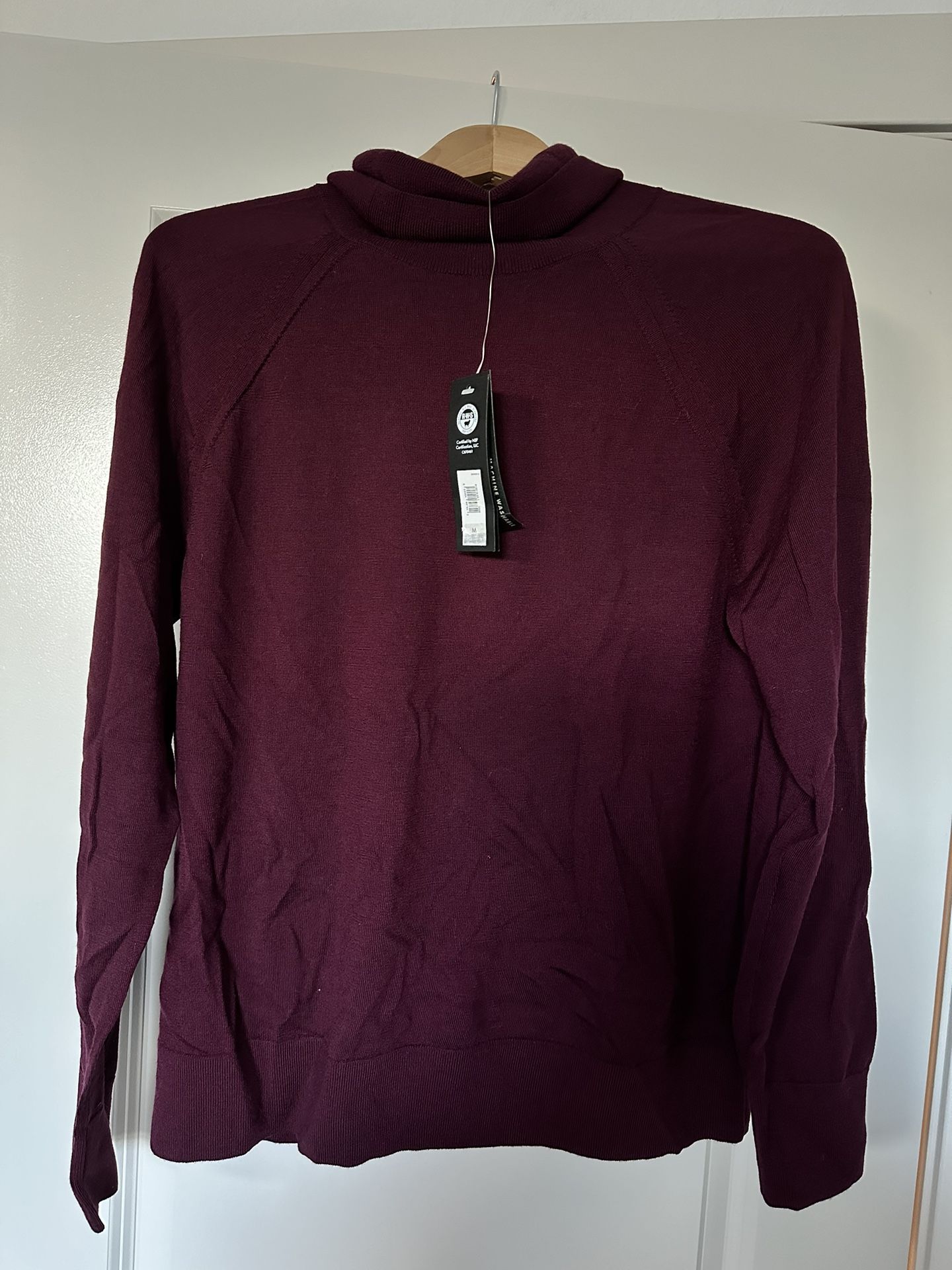 New Banana Republic Burgundy Turtleneck Size M