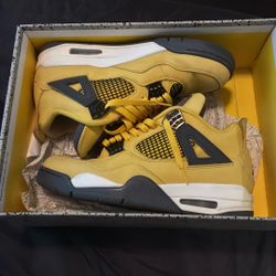 Air Jordan 4 Retro