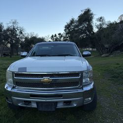 2013 Chevy Silverado (Texas edition)