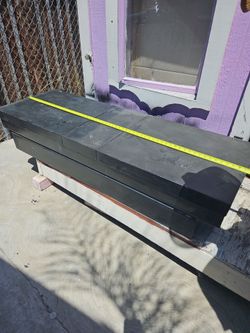 Truck tool box