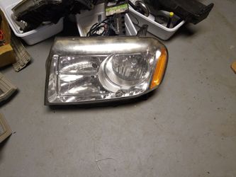 2009 Pilot Headlight Passenger Side