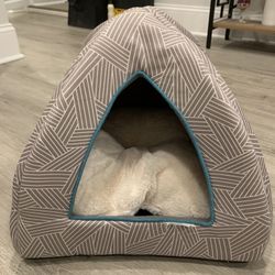 Hut For Small Dog/Kitten with Removable Pillow