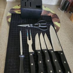 Farberware Knife Set with Block
 Stainless Steel
Final Price $16
Serious Buyers 🚨 ✅️