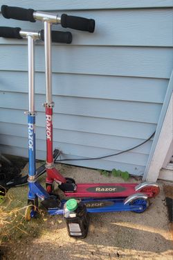2 Razor scooters