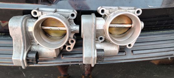 GM throttle bodies excellent condition