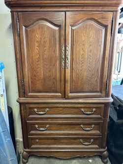 Cabinet with 3 drawers