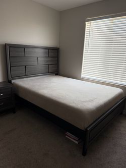 QUEEN furniture bedroom set