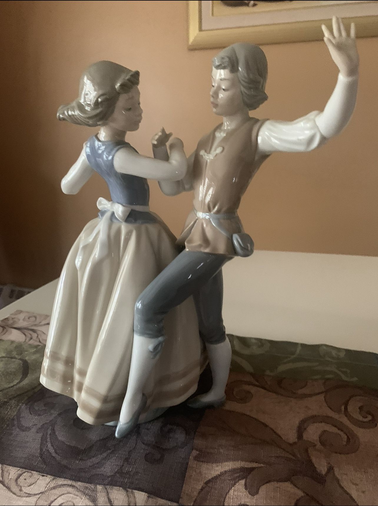 Lladro Porcelain Figure #5252 - Dancing The Polka