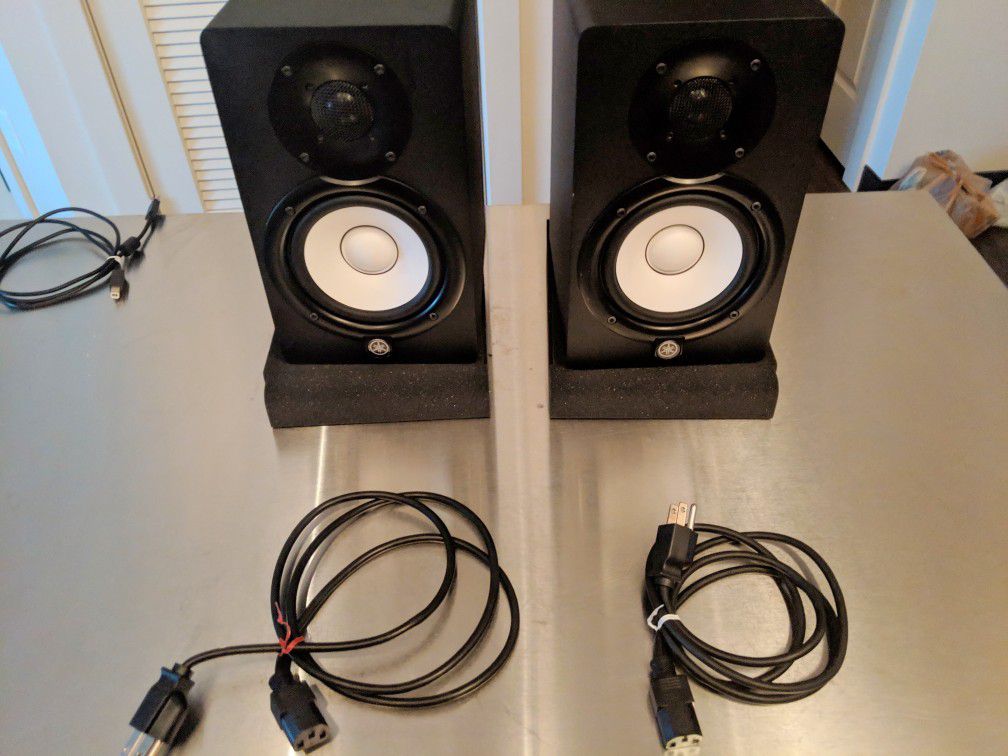 Yamaha HS5 5 Inch Studio Monitors/Speakers (Pair)