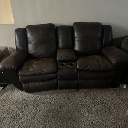 Reclining Sectional With Cup Holders 