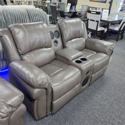 Leather sofa or love seat 🚚WE DELIVER🚚