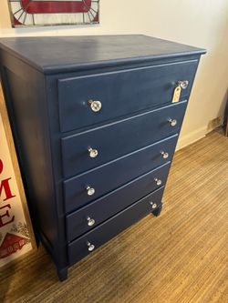 Blue chest of Drawers