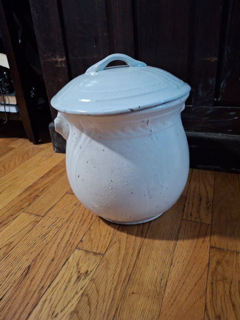 Antique Chamber Pot 