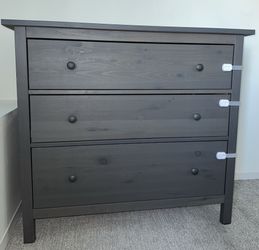 3-Drawer Dresser / Chest