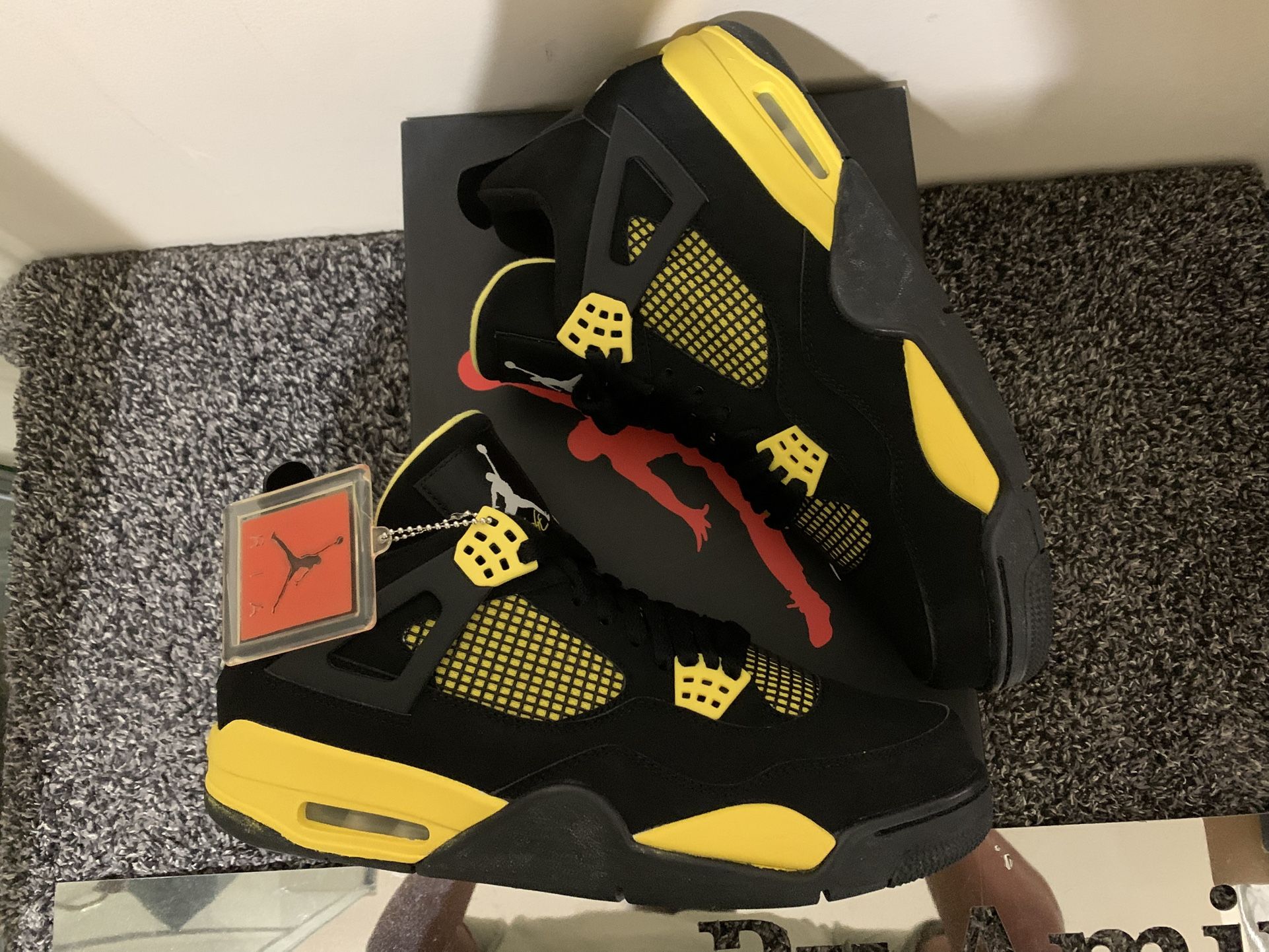 Jordan 4 Yellow Thunder Size 10.5