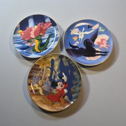 3 Disney 6” collectors plate for decoration not use  all have original box great Disney  Collection.  T-19