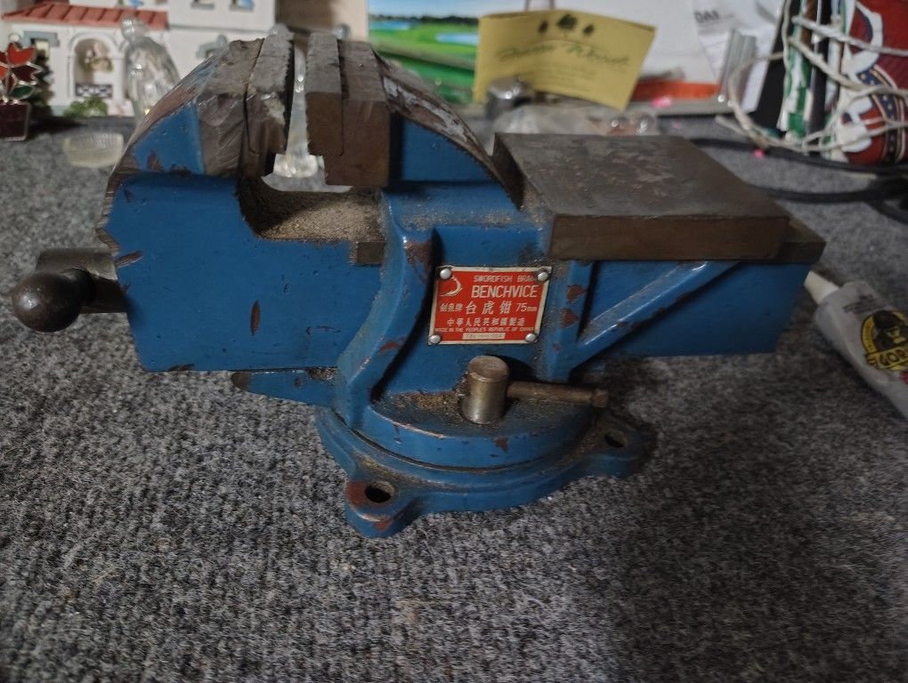 Bench Vise
