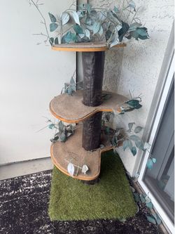 Cat Tower with Faux Vines & Wood Look